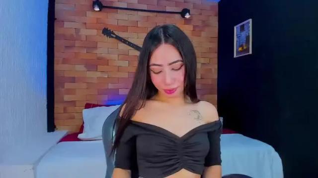 Image 3 of mia_andersohn Stream on Chaturbate on 13 months ago