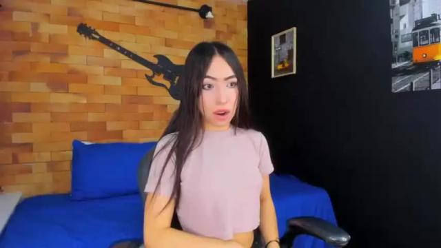 Image 4 of mia_andersohn Stream on Chaturbate on 13 months ago