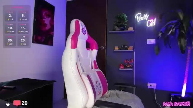Image 3 of mia_baker_1 Stream on Chaturbate on 16 days ago