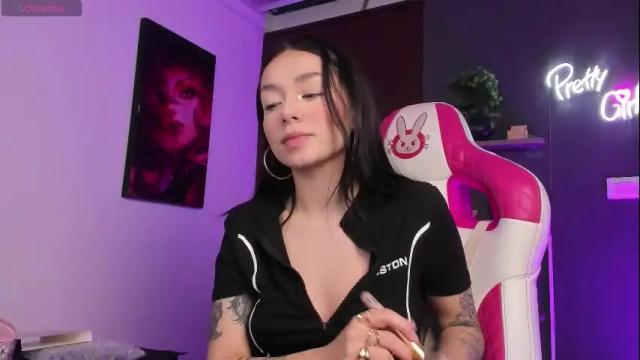 Image 7 of mia_baker_1 Stream on Chaturbate on 6 months ago