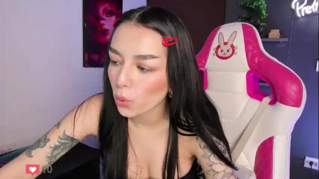Image 2 of mia_baker_1 Stream on Chaturbate on 6 months ago
