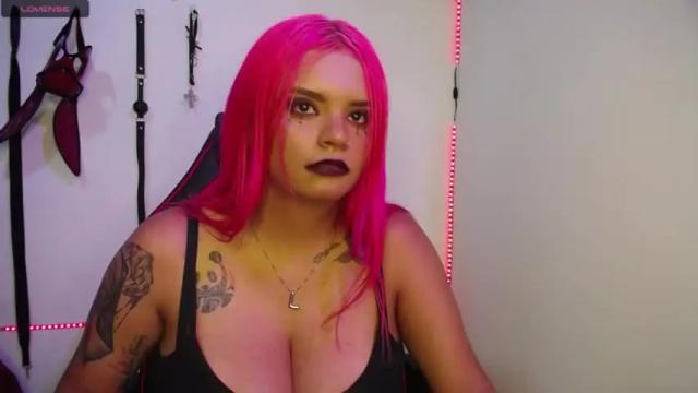 Image 12 of mia_boobs_19 Stream on Chaturbate on 16 months ago