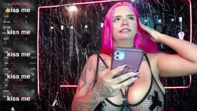 Image 11 of mia_boobs_19 Stream on Chaturbate on 13 months ago