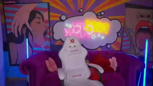 Image 2 of mia_burka Stream on Chaturbate on 10 days ago