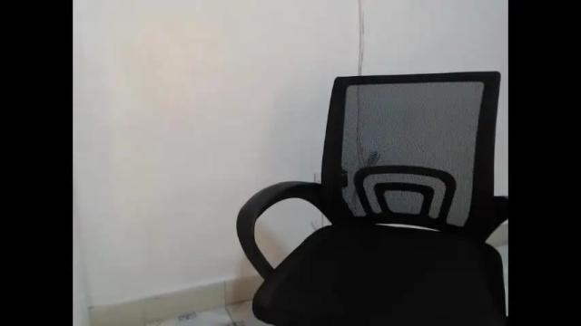 Image 2 of mia_c102130 Stream on Chaturbate on 26 days ago