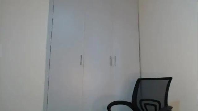 Image 2 of mia_c102130 Stream on Chaturbate on 1 month ago