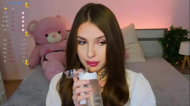 Image 4 of mia_chill Stream on Chaturbate on 1 month ago