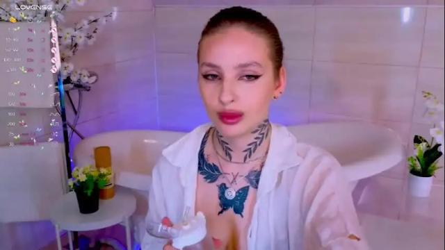 Image 12 of mia_chill Stream on Chaturbate on 1 month ago