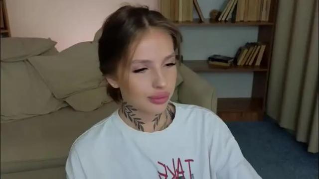 Image 3 of mia_chill Stream on Chaturbate on 5 months ago