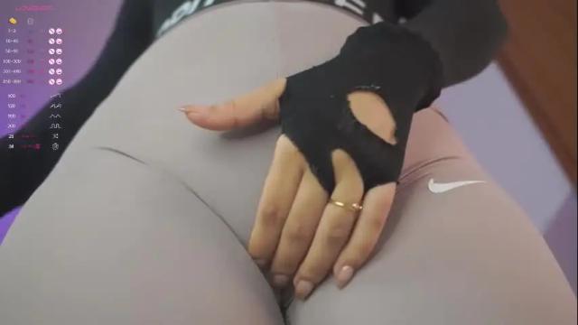 Image 12 of mia_coliin Stream on Chaturbate on 1 month ago
