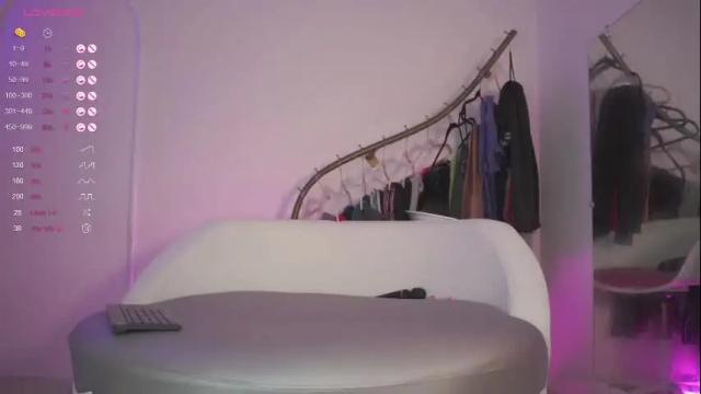 Image 6 of mia_coliin Stream on Chaturbate on 29 days ago