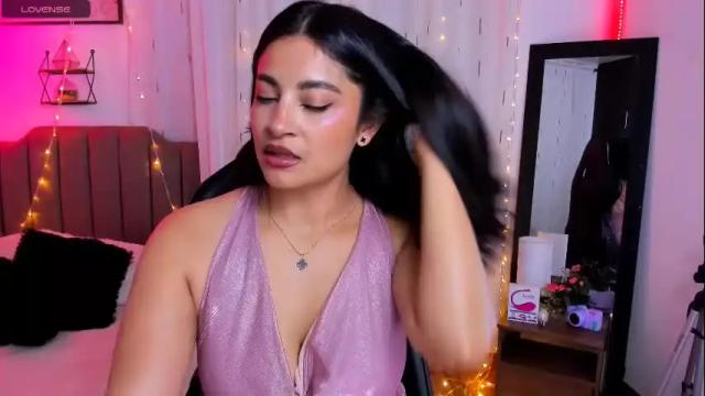 Image 2 of mia_dahdal Stream on Chaturbate on 8 months ago