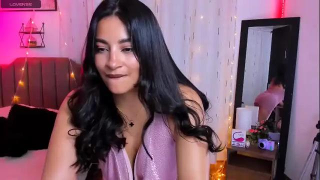 Image 7 of mia_dahdal Stream on Chaturbate on 8 months ago