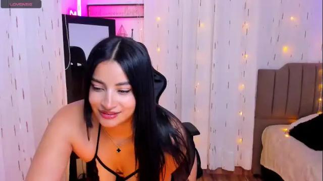 Image 7 of mia_dahdal Stream on Chaturbate on 8 months ago