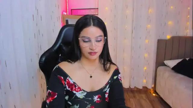 Image 10 of mia_dahdal Stream on Chaturbate on 8 months ago