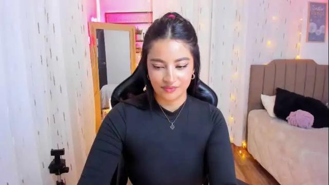 Image 6 of mia_dahdal Stream on Chaturbate on 8 months ago