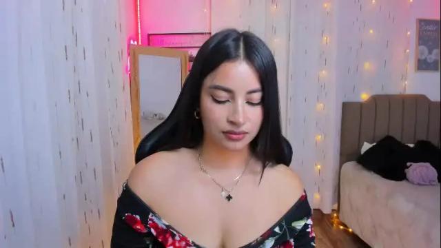 Image 2 of mia_dahdal Stream on Chaturbate on 7 months ago