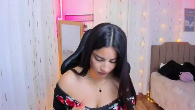 Image 3 of mia_dahdal Stream on Chaturbate on 7 months ago