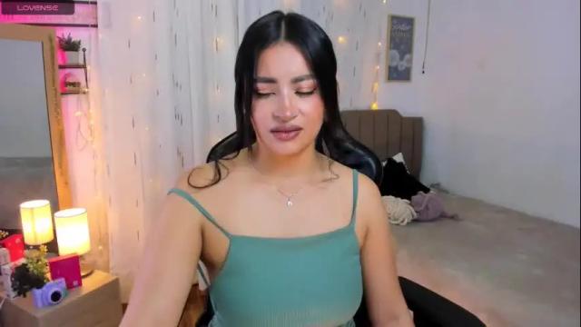 Image 7 of mia_dahdal Stream on Chaturbate on 7 months ago