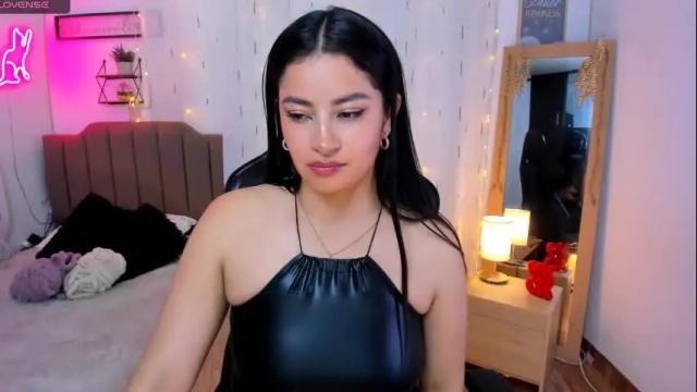Image 2 of mia_dahdal Stream on Chaturbate on 7 months ago