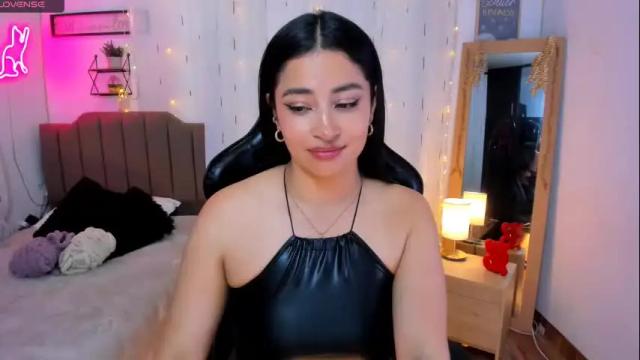 Image 3 of mia_dahdal Stream on Chaturbate on 7 months ago