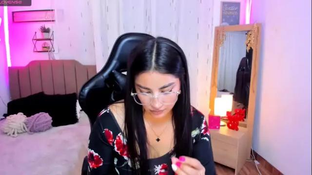 Image 10 of mia_dahdal Stream on Chaturbate on 7 months ago