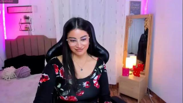Image 11 of mia_dahdal Stream on Chaturbate on 7 months ago