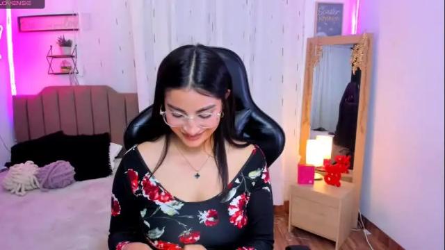 Image 6 of mia_dahdal Stream on Chaturbate on 7 months ago