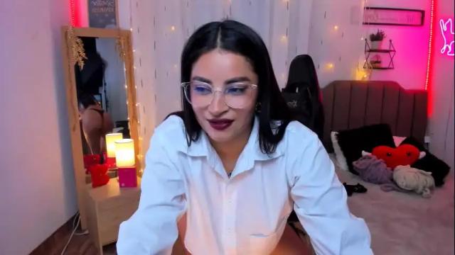 Image 12 of mia_dahdal Stream on Chaturbate on 6 months ago