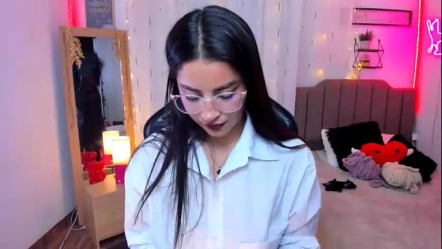 Image 4 of mia_dahdal Stream on Chaturbate on 6 months ago