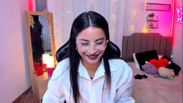 Image 7 of mia_dahdal Stream on Chaturbate on 6 months ago