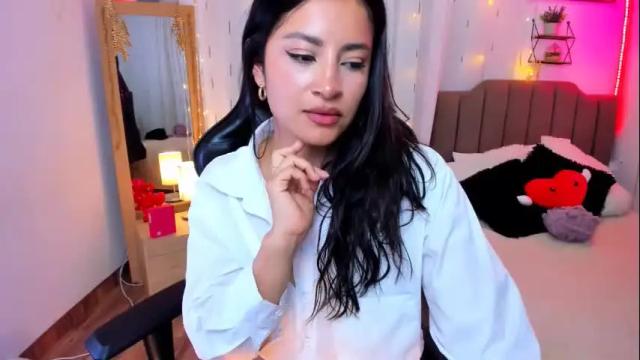 Image 2 of mia_dahdal Stream on Chaturbate on 6 months ago