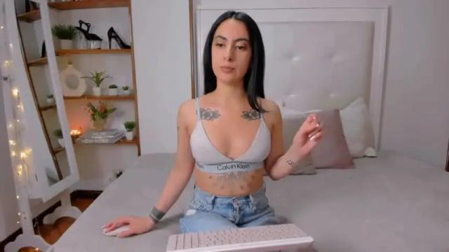 Image 7 of mia_daniellshot Stream on Chaturbate on 17 months ago