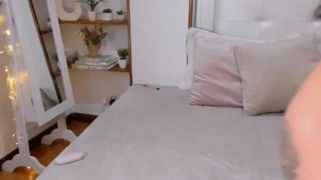 Image 12 of mia_daniellshot Stream on Chaturbate on 17 months ago