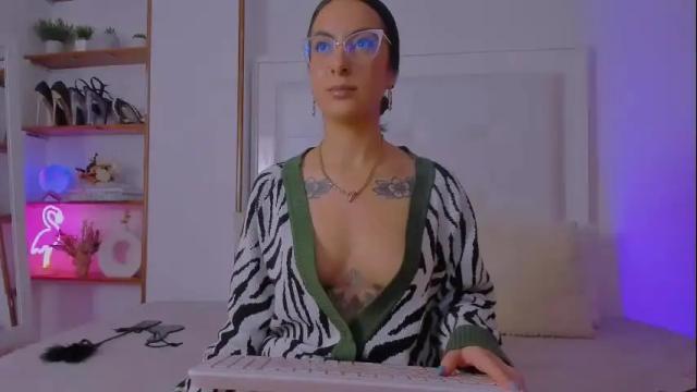 Image 12 of mia_daniellshot Stream on Chaturbate on 3 months ago