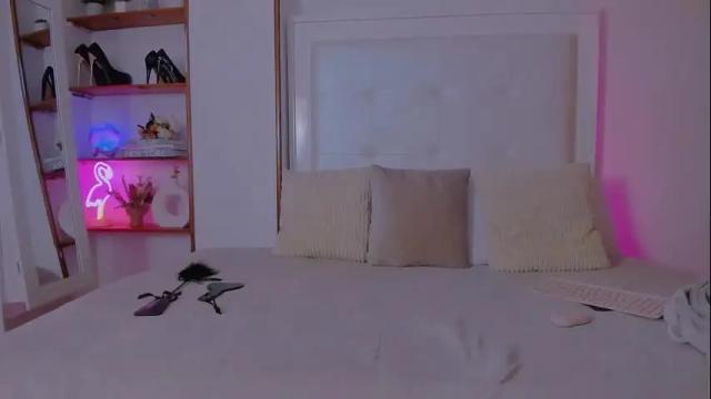 Image 2 of mia_daniellshot Stream on Chaturbate on 3 months ago