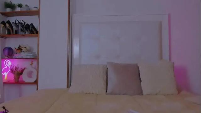 Image 3 of mia_daniellshot Stream on Chaturbate on 2 months ago