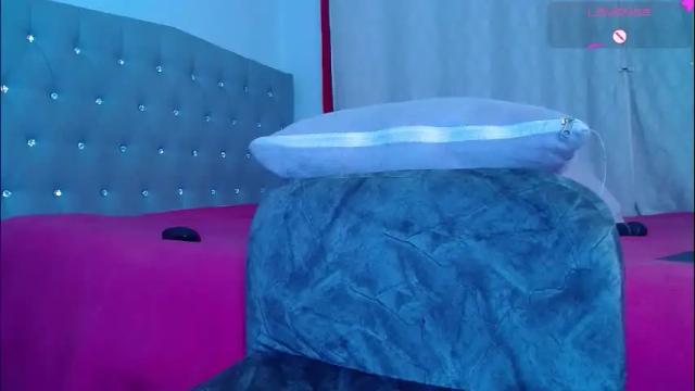 Image 12 of mia_depp Stream on Chaturbate on 2 months ago