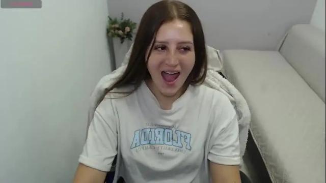 Image 4 of mia_diaz1 Stream on Chaturbate on 24 days ago