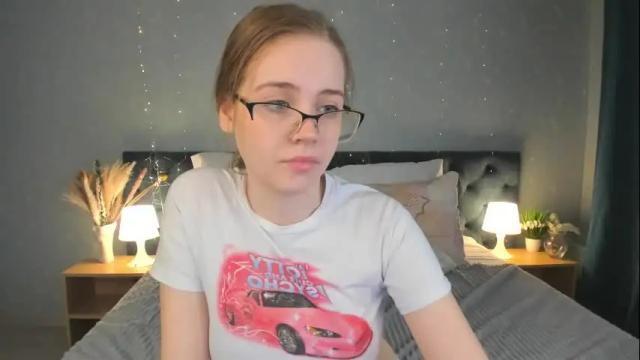 Image 3 of mia_dixons Stream on Chaturbate on 12 days ago