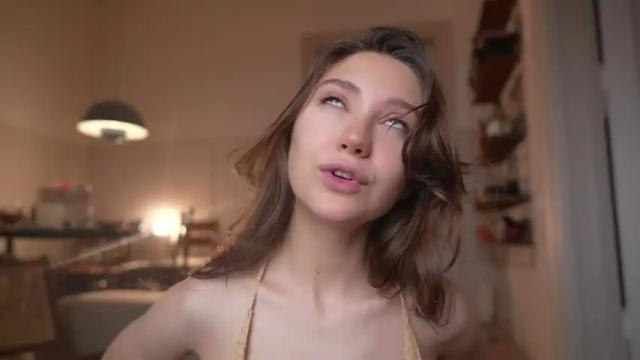 Image 7 of mia_elfie Stream on Chaturbate on 4 months ago