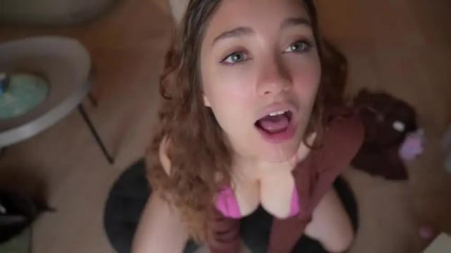 Image 10 of mia_elfie Stream on Chaturbate on 5 months ago