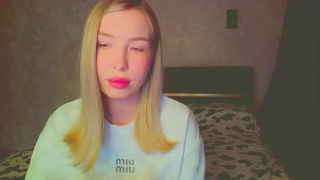 Image 2 of mia_fleur_ Stream on Chaturbate on 22 months ago