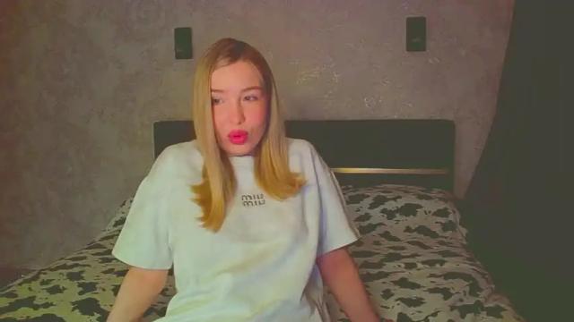 Image 3 of mia_fleur_ Stream on Chaturbate on 22 months ago