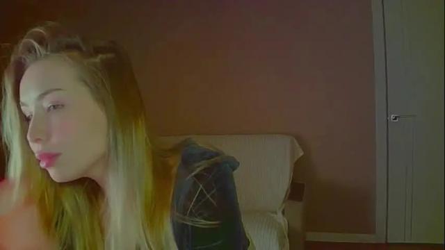 Image 12 of mia_fleur_ Stream on Chaturbate on 9 months ago
