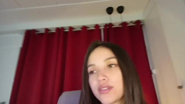 Image 12 of mia_freckles_ Stream on Chaturbate on 19 months ago