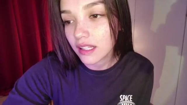 Image 11 of mia_freckles_ Stream on Chaturbate on 18 months ago