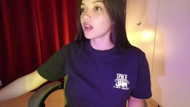 Image 3 of mia_freckles_ Stream on Chaturbate on 18 months ago