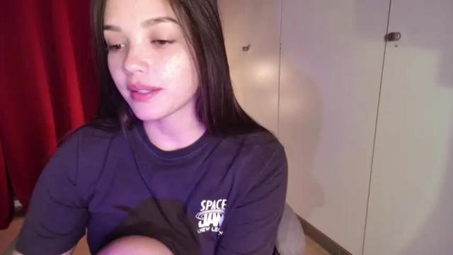 Image 6 of mia_freckles_ Stream on Chaturbate on 18 months ago