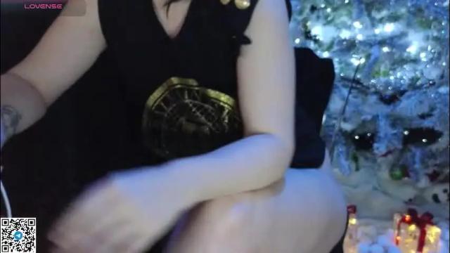 Image 2 of mia_g0ld Stream on Chaturbate on 1 month ago